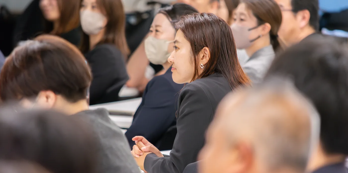 講義を受ける受講者